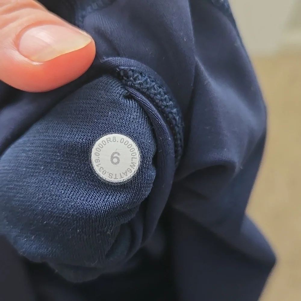 Lululemon Wunder Under Crop (Hi-Rise) *Full-On Luxtreme 21" True Navy - Picture 10 of 10